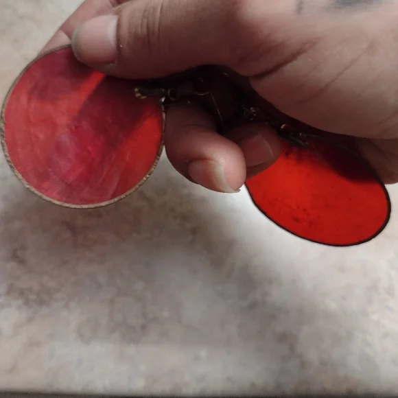 Earing - Picture 2 of 4